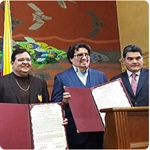 El Congreso colombiano condecoró a Richie Ray y Bobby Cruz